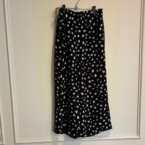 Ann Taylor black and white heart pattern elastic flare pants